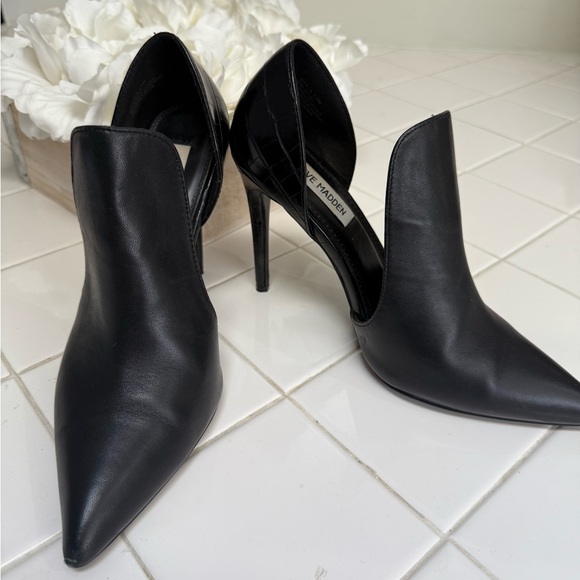 Steve Madden Darla Black Leather D'Orsay Pointed Toe Pumps Size 7.5 - Picture 6 of 9